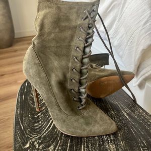 Steve Madden boots